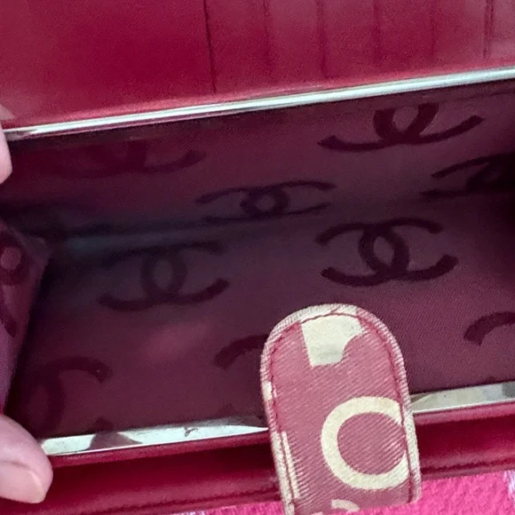 Chanel Coco kisslock wallet in fabric and leather - Picture 16 of 16